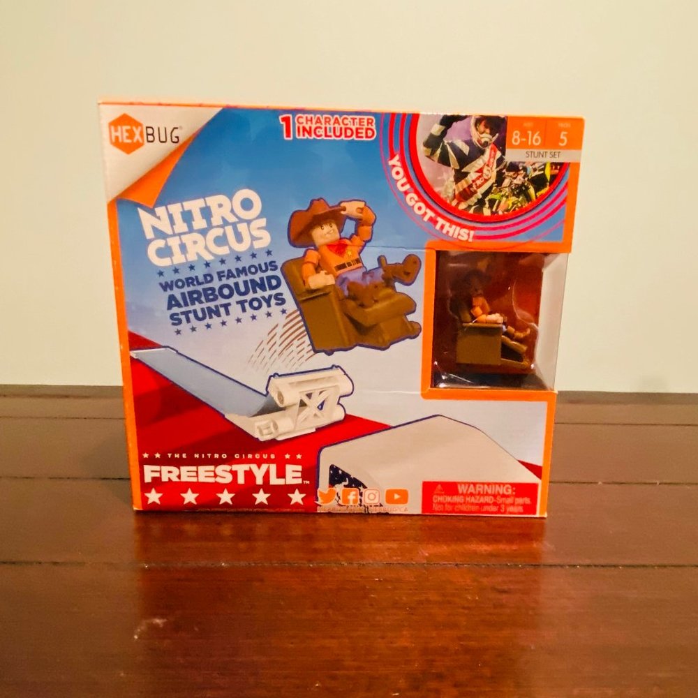 HEXBUG Nitro Circus Freestyle Ramp Play Set-Cowboy Stunt Man Figure-World famous